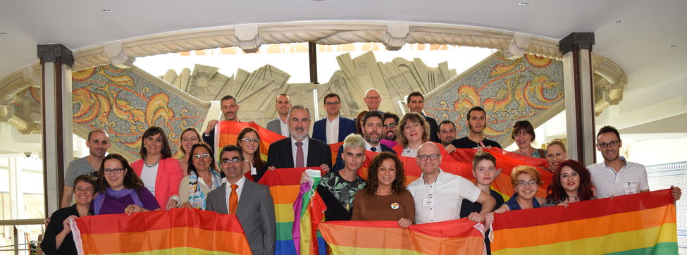 Asamblea-Regional-aprobacion-Ley-LGTBI_EDIIMA20160519_0842_3.jpg