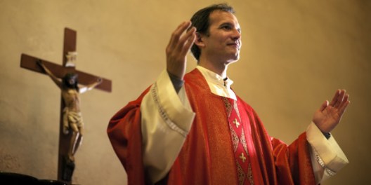 web3-priest-father-mass-cross-diego-cervo-shutterstock-shutterstock_139616924